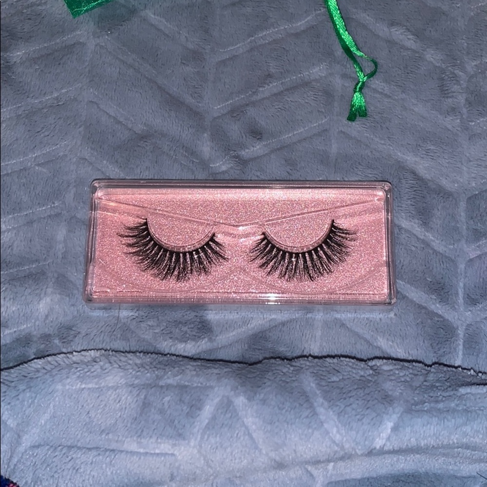 (1 left) HP⭐️Barbie💄 false eyelashes - Picture 7 of 7